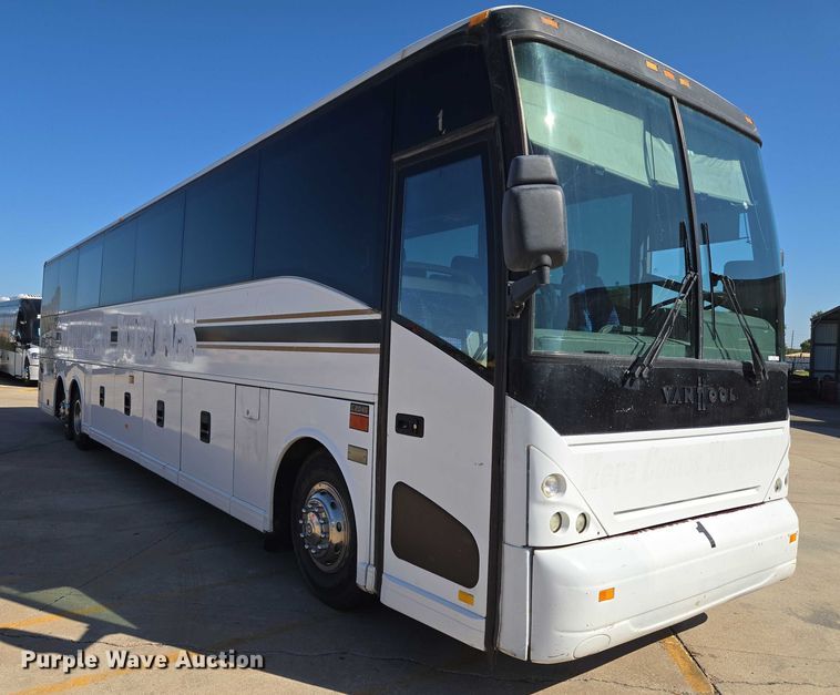 image for item EU3602 2005 Van Hool C2045 coach bus