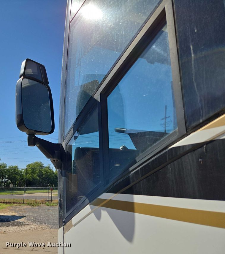 image for item EU3602 2005 Van Hool C2045 coach bus