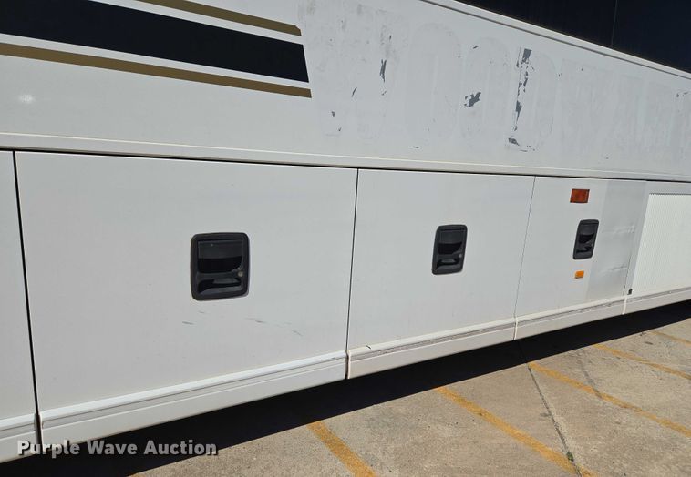 image for item EU3602 2005 Van Hool C2045 coach bus