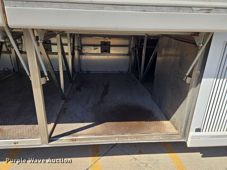 image for item EU3602 2005 Van Hool C2045 coach bus