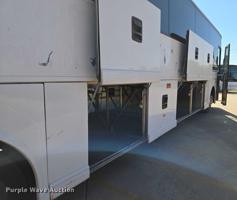 image for item EU3602 2005 Van Hool C2045 coach bus