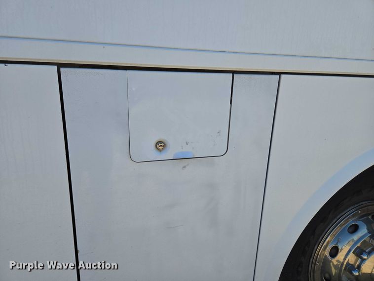 image for item EU3602 2005 Van Hool C2045 coach bus
