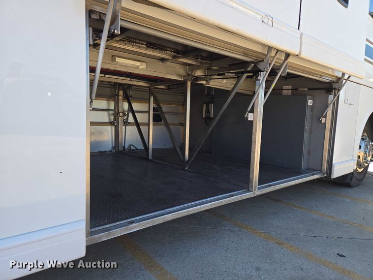 image for item EU3602 2005 Van Hool C2045 coach bus