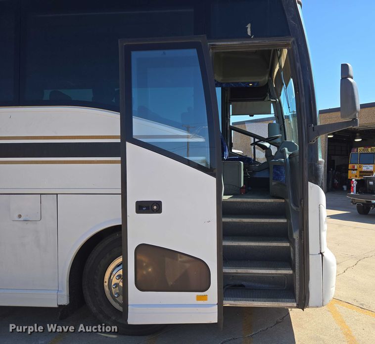 image for item EU3602 2005 Van Hool C2045 coach bus