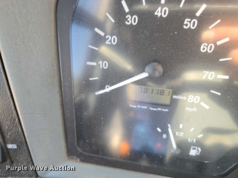 image for item EU3602 2005 Van Hool C2045 coach bus