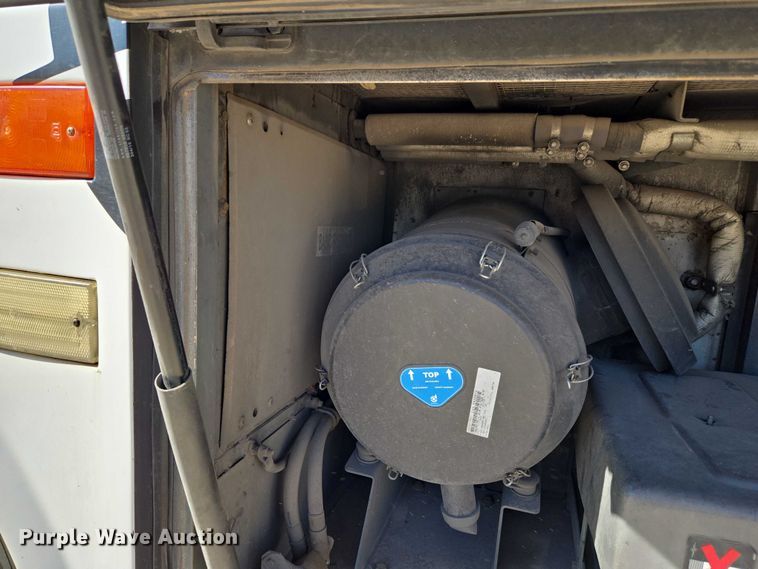 image for item EU3602 2005 Van Hool C2045 coach bus