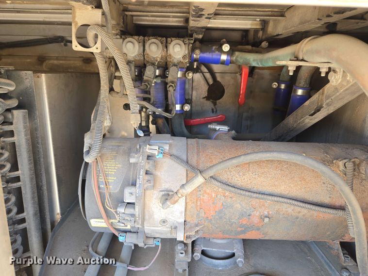 image for item EU3602 2005 Van Hool C2045 coach bus