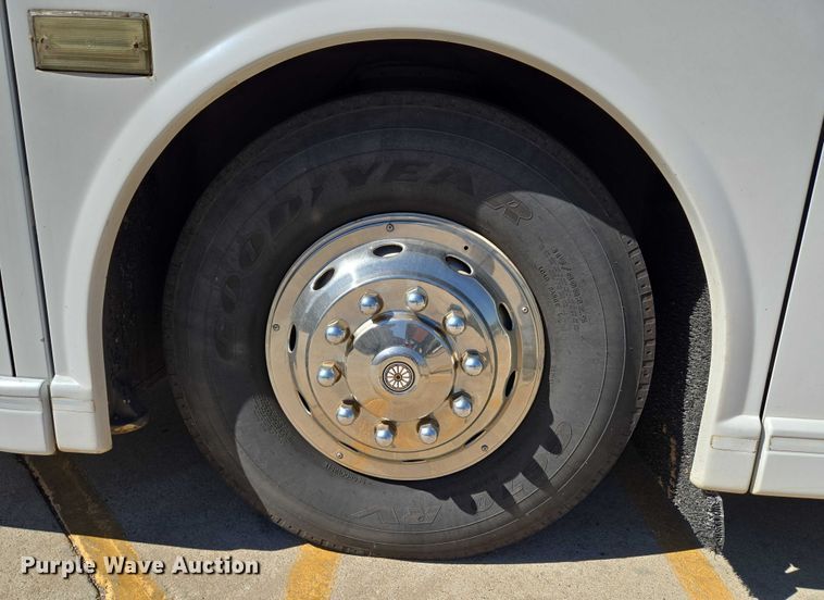 image for item EU3602 2005 Van Hool C2045 coach bus