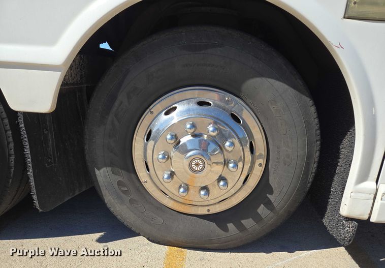 image for item EU3602 2005 Van Hool C2045 coach bus