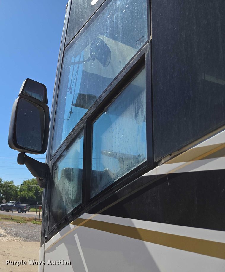 image for item EU3603 2005 Van Hool C2045 coach bus