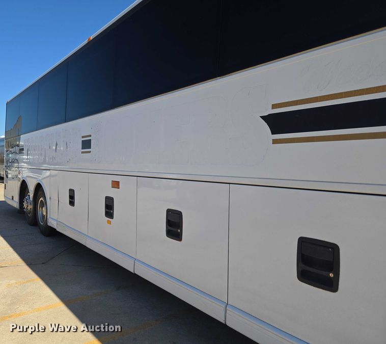image for item EU3603 2005 Van Hool C2045 coach bus