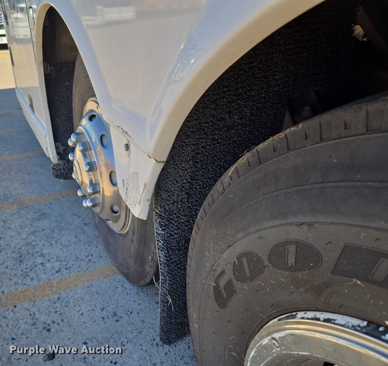 image for item EU3603 2005 Van Hool C2045 coach bus