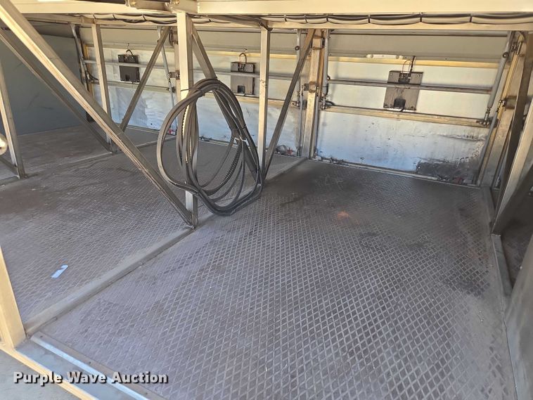 image for item EU3603 2005 Van Hool C2045 coach bus