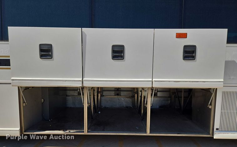 image for item EU3603 2005 Van Hool C2045 coach bus