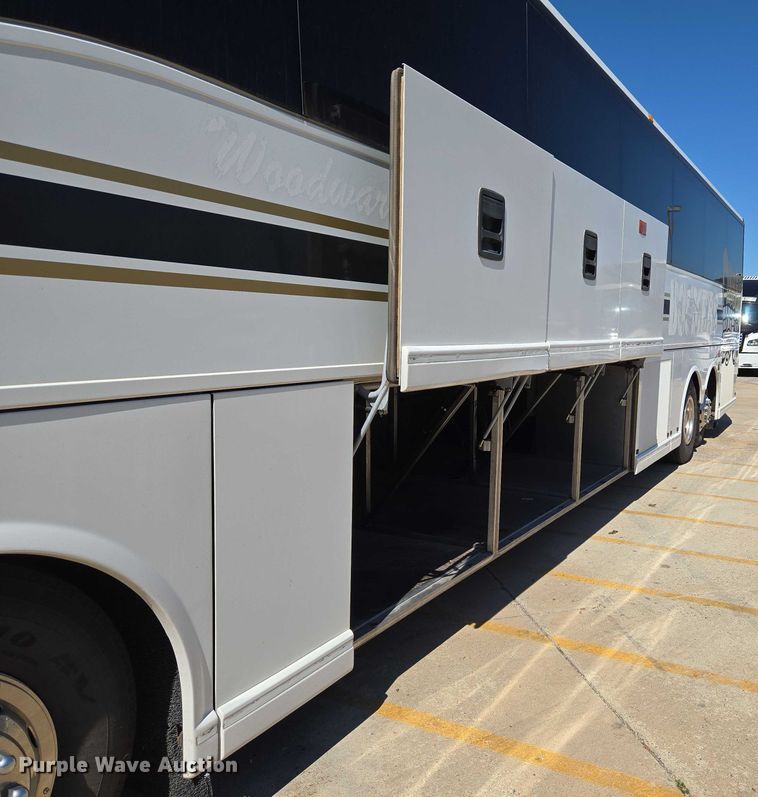 image for item EU3603 2005 Van Hool C2045 coach bus