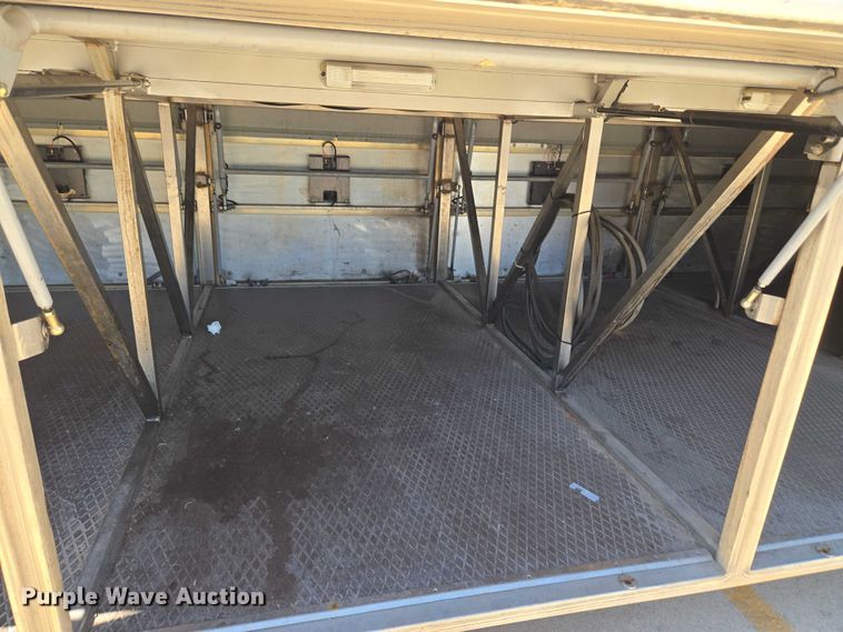 image for item EU3603 2005 Van Hool C2045 coach bus