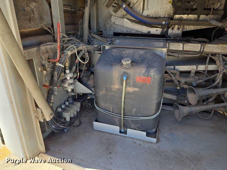 image for item EU3603 2005 Van Hool C2045 coach bus