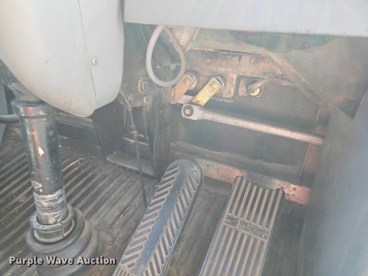 image for item EU3603 2005 Van Hool C2045 coach bus