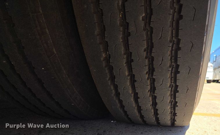 image for item EU3603 2005 Van Hool C2045 coach bus