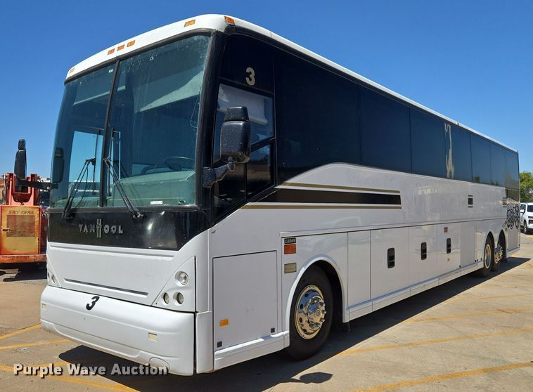 image for item EU3604 2005 Van Hool C2045 coach bus