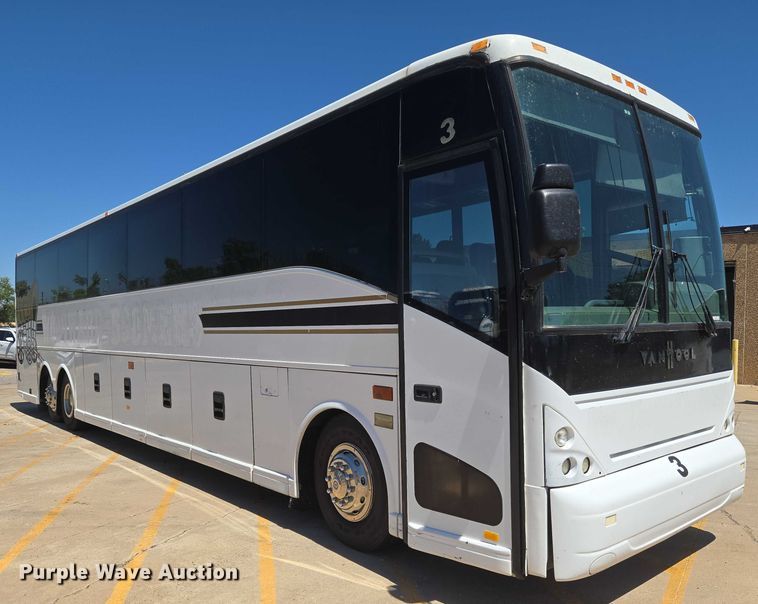 image for item EU3604 2005 Van Hool C2045 coach bus