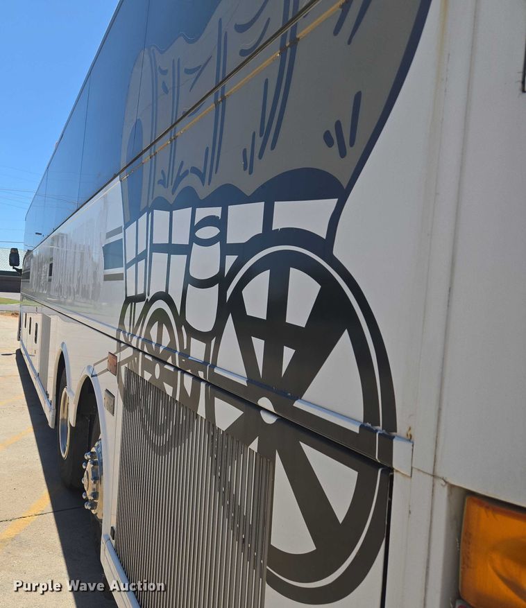 image for item EU3604 2005 Van Hool C2045 coach bus