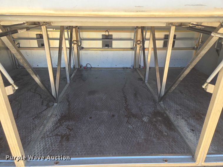 image for item EU3604 2005 Van Hool C2045 coach bus