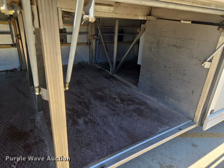 image for item EU3604 2005 Van Hool C2045 coach bus