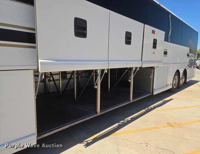 image for item EU3604 2005 Van Hool C2045 coach bus