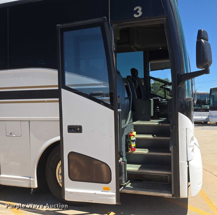 image for item EU3604 2005 Van Hool C2045 coach bus