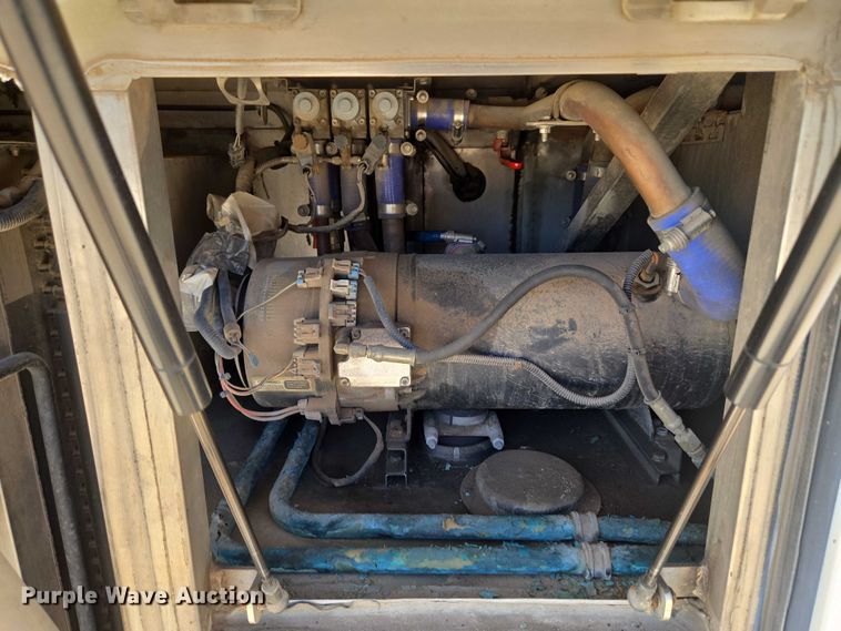 image for item EU3604 2005 Van Hool C2045 coach bus