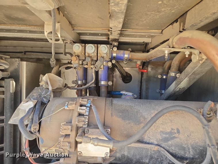 image for item EU3604 2005 Van Hool C2045 coach bus