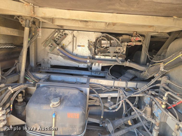 image for item EU3604 2005 Van Hool C2045 coach bus