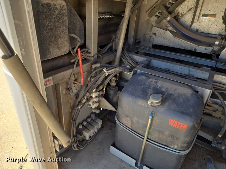 image for item EU3604 2005 Van Hool C2045 coach bus