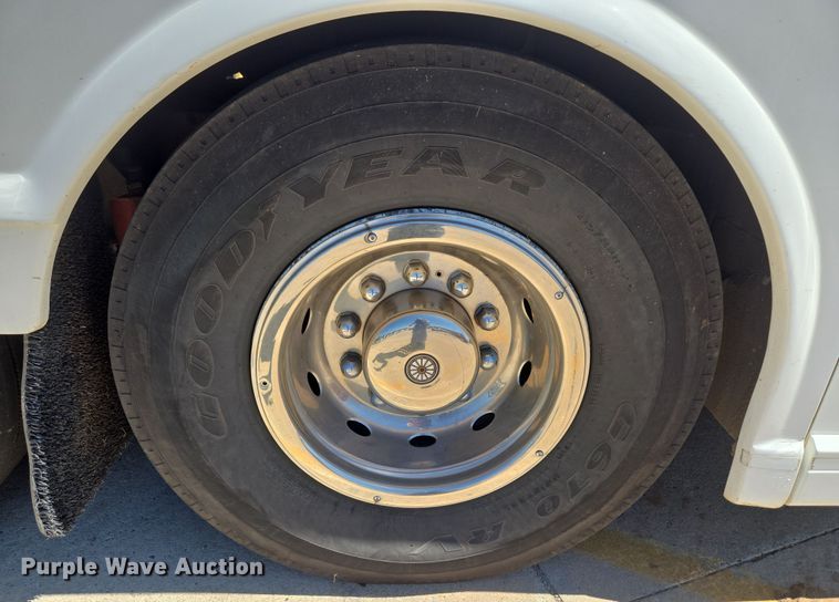 image for item EU3604 2005 Van Hool C2045 coach bus