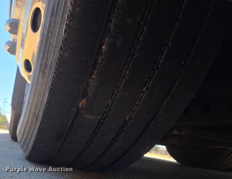 image for item EU3604 2005 Van Hool C2045 coach bus