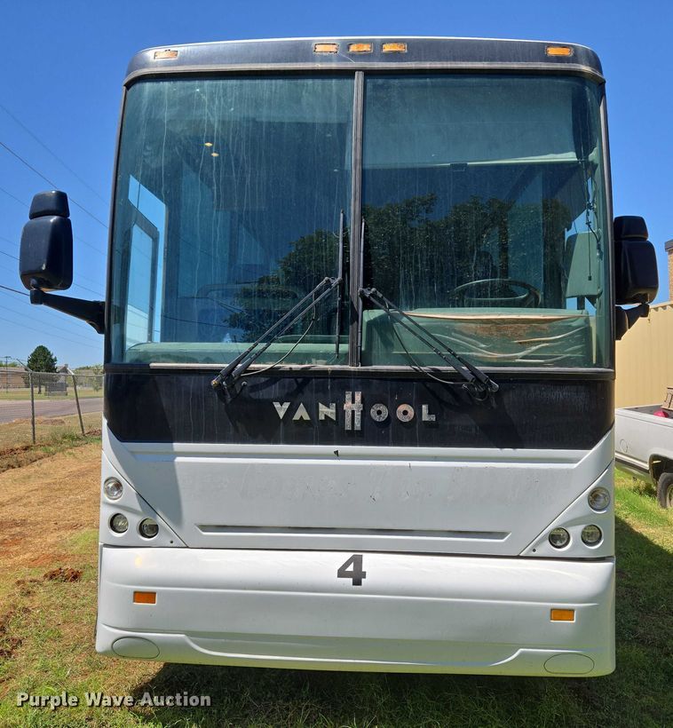 image for item EU3605 2005 Van Hool C2045 coach bus