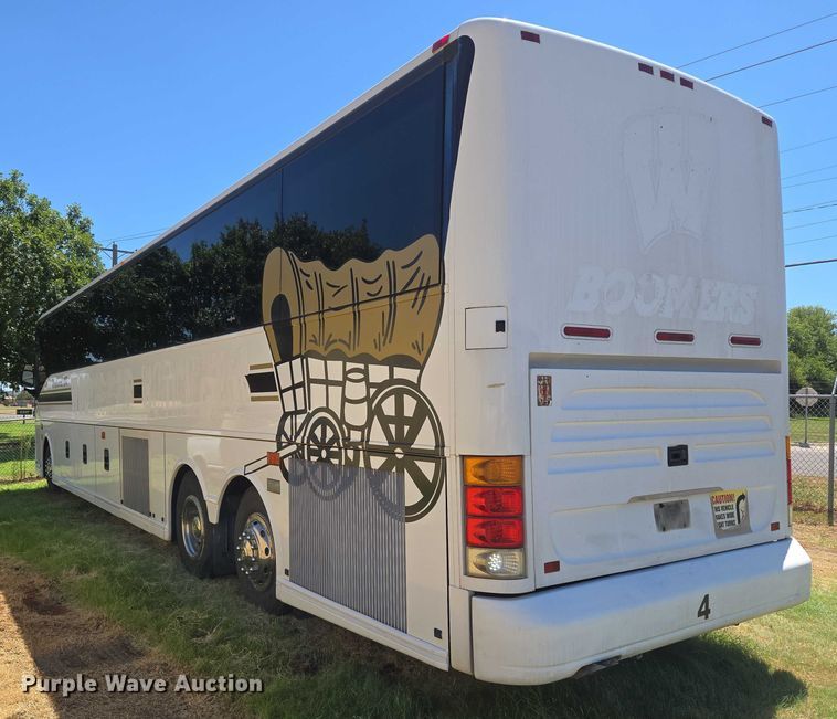 image for item EU3605 2005 Van Hool C2045 coach bus