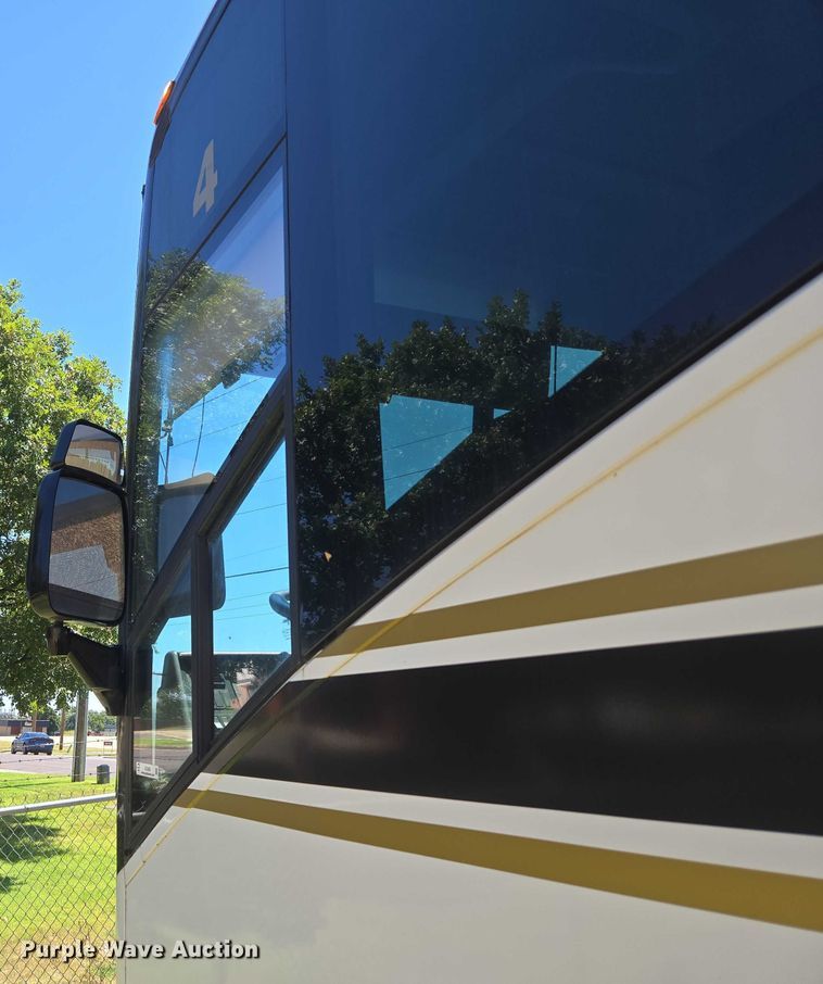 image for item EU3605 2005 Van Hool C2045 coach bus