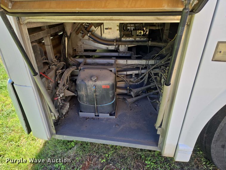 image for item EU3605 2005 Van Hool C2045 coach bus