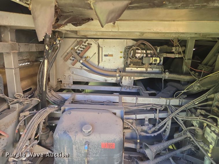 image for item EU3605 2005 Van Hool C2045 coach bus