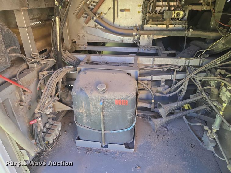 image for item EU3605 2005 Van Hool C2045 coach bus