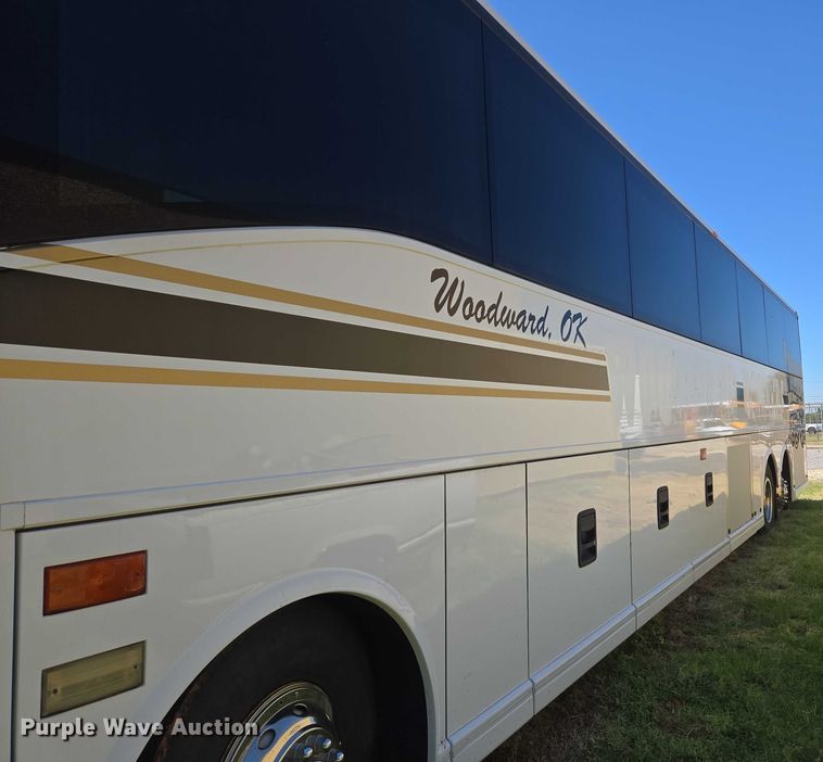 image for item EU3605 2005 Van Hool C2045 coach bus