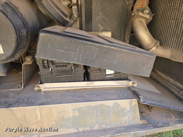 image for item EU3605 2005 Van Hool C2045 coach bus