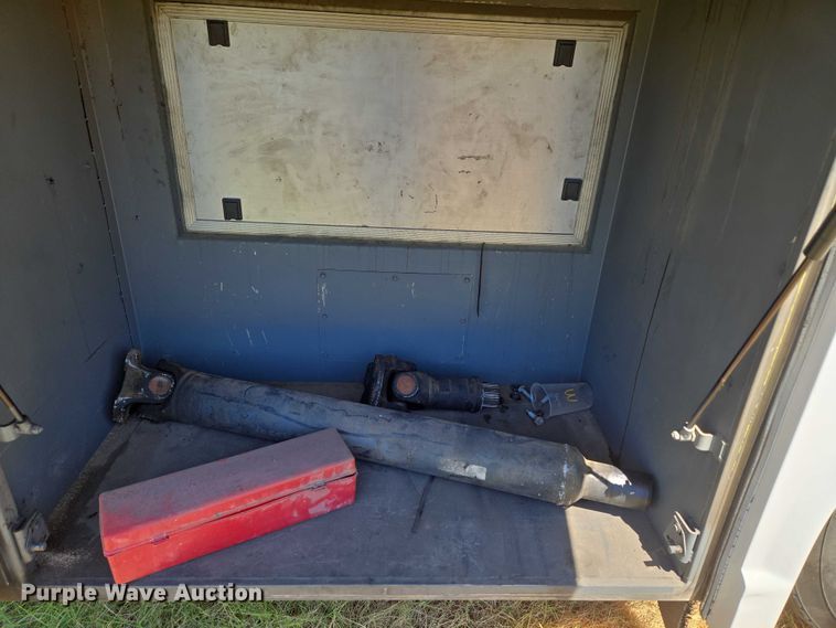 image for item EU3605 2005 Van Hool C2045 coach bus