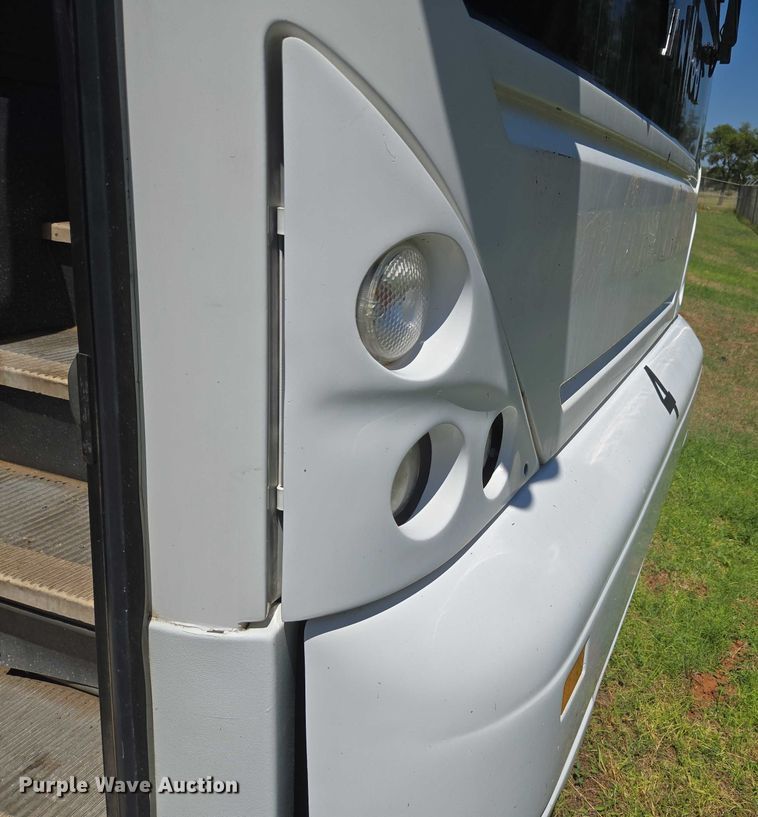 image for item EU3605 2005 Van Hool C2045 coach bus