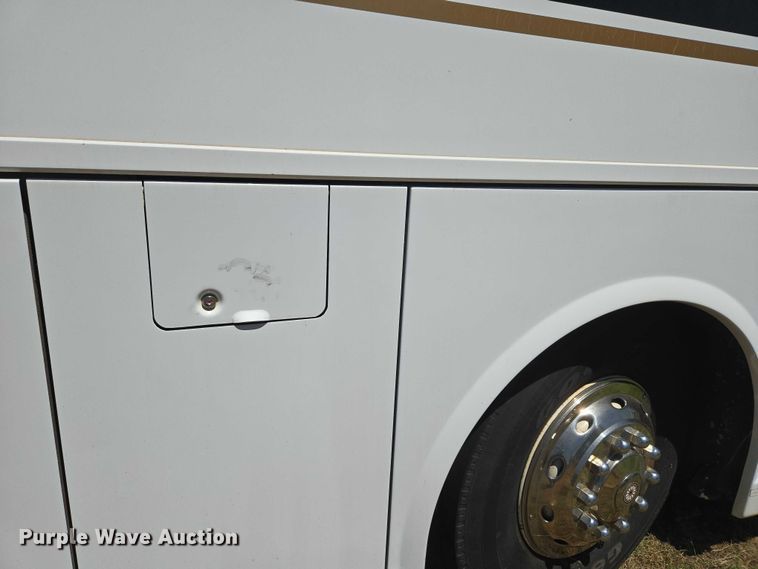 image for item EU3605 2005 Van Hool C2045 coach bus