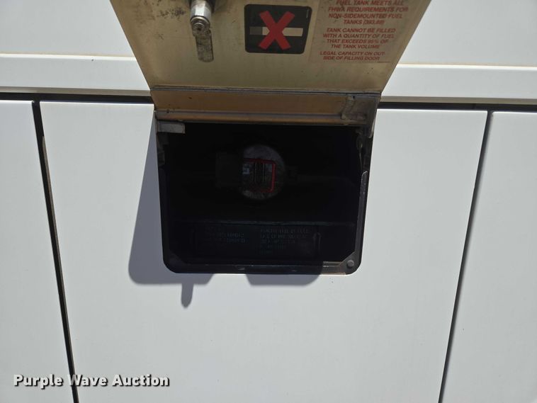 image for item EU3605 2005 Van Hool C2045 coach bus