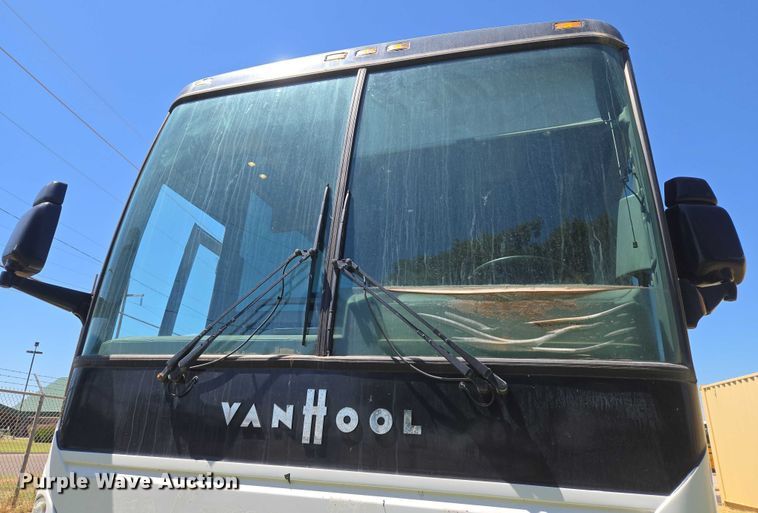 image for item EU3605 2005 Van Hool C2045 coach bus