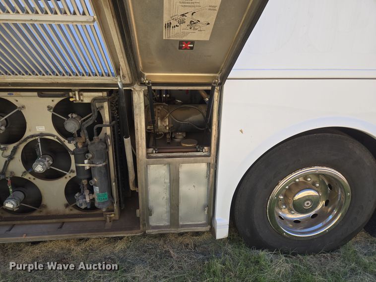 image for item EU3605 2005 Van Hool C2045 coach bus